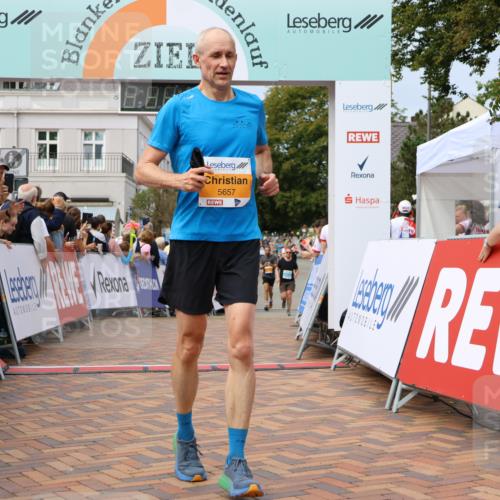 31.08.2025 - 21. Blankeneser Heldenlauf Strokosch-Dieckow http://msf.ph/oto/8695690 31.08.2025 12:30:12 Ziel 5657, 5463, 5470, 4127 meine-sportfotos.de