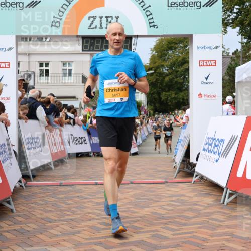 31.08.2025 - 21. Blankeneser Heldenlauf Strokosch-Dieckow http://msf.ph/oto/8695699 31.08.2025 12:30:12 Ziel 5657, 5463, 5470, 4127 meine-sportfotos.de