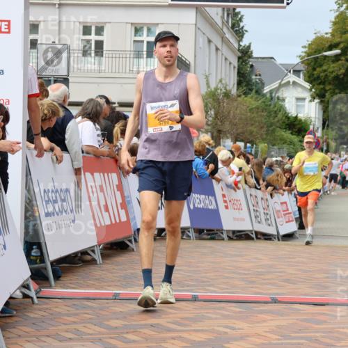 31.08.2025 - 21. Blankeneser Heldenlauf Strokosch-Dieckow http://msf.ph/oto/8695717 31.08.2025 12:25:06 Ziel 5216, 5798, 4431 meine-sportfotos.de