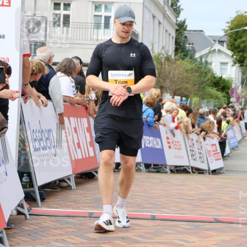 31.08.2025 - 21. Blankeneser Heldenlauf Strokosch-Dieckow http://msf.ph/oto/8695721 31.08.2025 12:25:00 Ziel 5216, 5440, 5745 meine-sportfotos.de
