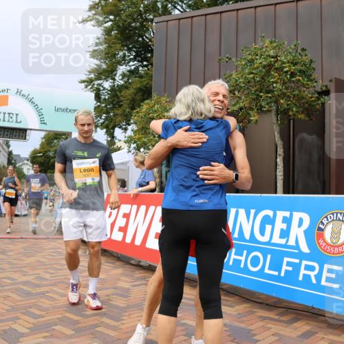 31.08.2025 - 21. Blankeneser Heldenlauf Strokosch-Dieckow http://msf.ph/oto/8695725 31.08.2025 12:30:01 Ziel 5081, 5094, 5800, 5799, 5776, 4250, 4165 meine-sportfotos.de