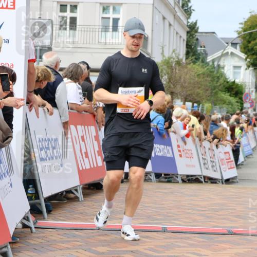 31.08.2025 - 21. Blankeneser Heldenlauf Strokosch-Dieckow http://msf.ph/oto/8695726 31.08.2025 12:25:00 Ziel 5216, 5440, 5745 meine-sportfotos.de