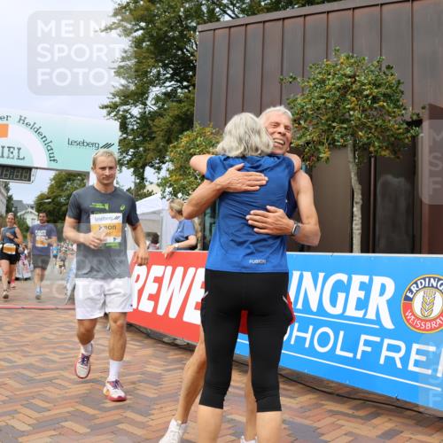 31.08.2025 - 21. Blankeneser Heldenlauf Strokosch-Dieckow http://msf.ph/oto/8695727 31.08.2025 12:30:01 Ziel 5081, 5094, 5800, 5799, 5776, 4250, 4165 meine-sportfotos.de