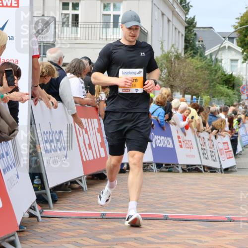 31.08.2025 - 21. Blankeneser Heldenlauf Strokosch-Dieckow http://msf.ph/oto/8695730 31.08.2025 12:25:00 Ziel 5216, 5440, 5745 meine-sportfotos.de