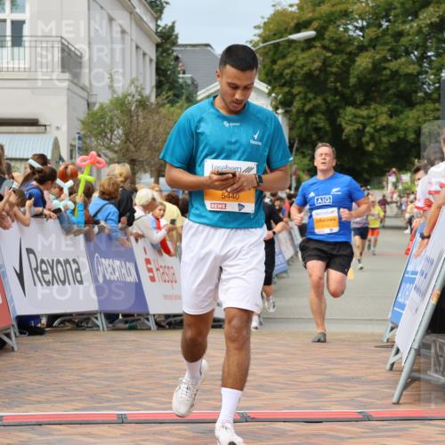 31.08.2025 - 21. Blankeneser Heldenlauf Strokosch-Dieckow http://msf.ph/oto/8695746 31.08.2025 12:24:55 Ziel 5216, 5440, 5745 meine-sportfotos.de
