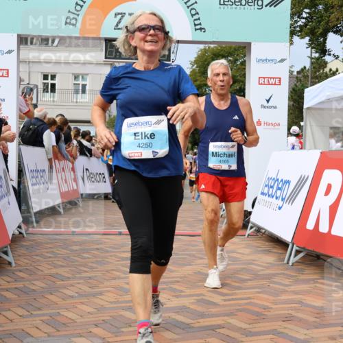 31.08.2025 - 21. Blankeneser Heldenlauf Strokosch-Dieckow http://msf.ph/oto/8695747 31.08.2025 12:29:57 Ziel 5081, 5800, 5799, 5776, 4229, 4250, 4165 meine-sportfotos.de