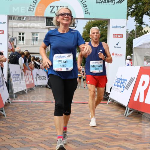 31.08.2025 - 21. Blankeneser Heldenlauf Strokosch-Dieckow http://msf.ph/oto/8695749 31.08.2025 12:29:57 Ziel 5081, 5800, 5799, 5776, 4229, 4250, 4165 meine-sportfotos.de