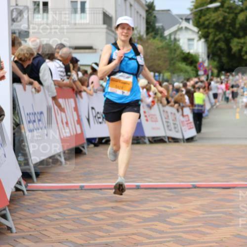 31.08.2025 - 21. Blankeneser Heldenlauf Strokosch-Dieckow http://msf.ph/oto/8695762 31.08.2025 12:24:46 Ziel 5429, 5424, 4246 meine-sportfotos.de