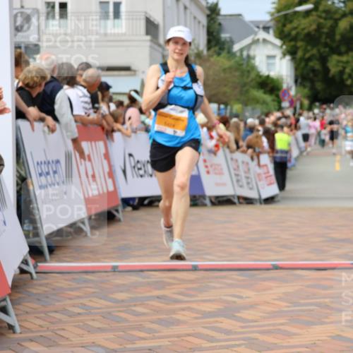 31.08.2025 - 21. Blankeneser Heldenlauf Strokosch-Dieckow http://msf.ph/oto/8695763 31.08.2025 12:24:46 Ziel 5429, 5424, 4246 meine-sportfotos.de