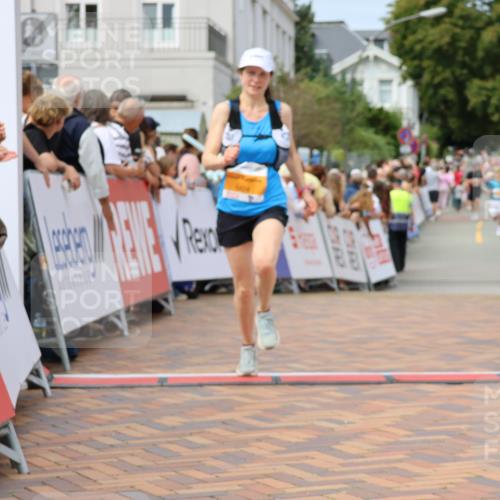 31.08.2025 - 21. Blankeneser Heldenlauf Strokosch-Dieckow http://msf.ph/oto/8695765 31.08.2025 12:24:46 Ziel 5429, 5424, 4246 meine-sportfotos.de