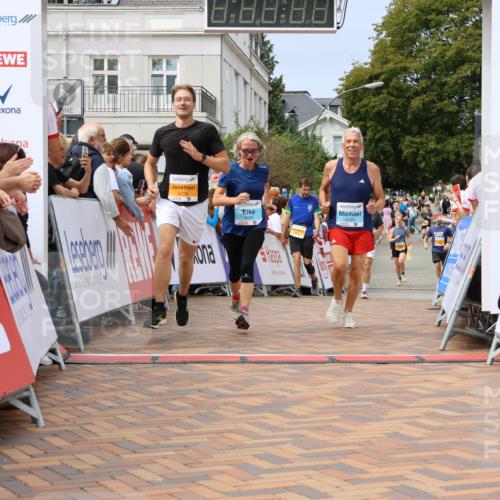 31.08.2025 - 21. Blankeneser Heldenlauf Strokosch-Dieckow http://msf.ph/oto/8695771 31.08.2025 12:29:55 Ziel 5081, 5776, 4229, 4010, 4250, 4165 meine-sportfotos.de