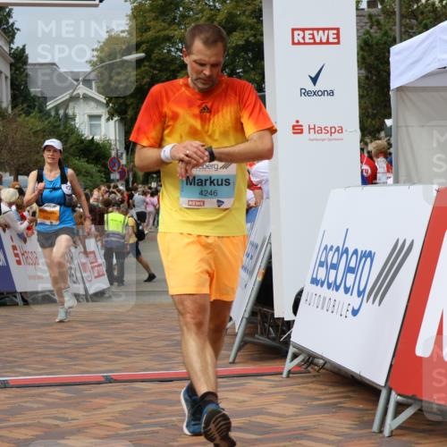 31.08.2025 - 21. Blankeneser Heldenlauf Strokosch-Dieckow http://msf.ph/oto/8695772 31.08.2025 12:24:44 Ziel 5526, 5429, 5424, 4246 meine-sportfotos.de