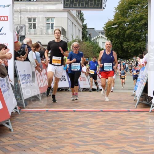31.08.2025 - 21. Blankeneser Heldenlauf Strokosch-Dieckow http://msf.ph/oto/8695773 31.08.2025 12:29:55 Ziel 5081, 5776, 4229, 4010, 4250, 4165 meine-sportfotos.de