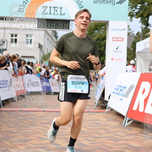 31.08.2025 - 21. Blankeneser Heldenlauf Strokosch-Dieckow http://msf.ph/oto/8695774 31.08.2025 12:29:51 Ziel 5786, 5776, 4229, 4010, 4250, 4165 meine-sportfotos.de