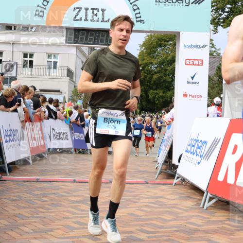 31.08.2025 - 21. Blankeneser Heldenlauf Strokosch-Dieckow http://msf.ph/oto/8695782 31.08.2025 12:29:51 Ziel 5786, 5776, 4229, 4010, 4250, 4165 meine-sportfotos.de