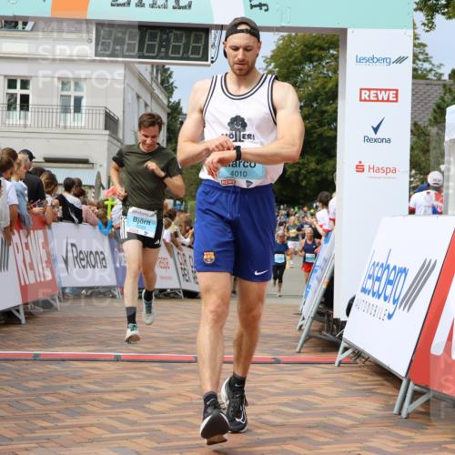 31.08.2025 - 21. Blankeneser Heldenlauf Strokosch-Dieckow http://msf.ph/oto/8695790 31.08.2025 12:29:49 Ziel 5786, 4015, 4229, 4010 meine-sportfotos.de