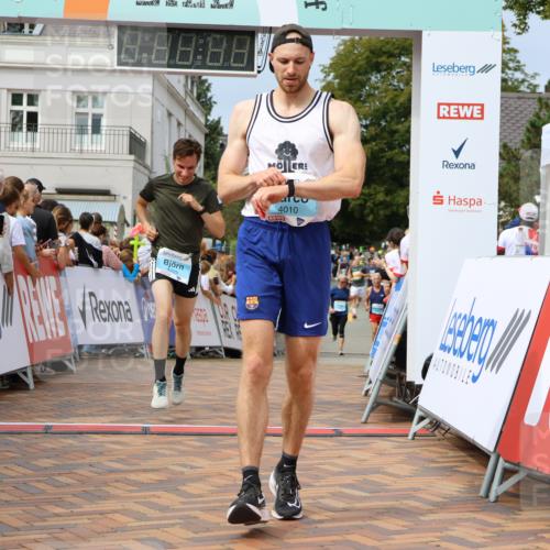 31.08.2025 - 21. Blankeneser Heldenlauf Strokosch-Dieckow http://msf.ph/oto/8695792 31.08.2025 12:29:49 Ziel 5786, 4015, 4229, 4010 meine-sportfotos.de