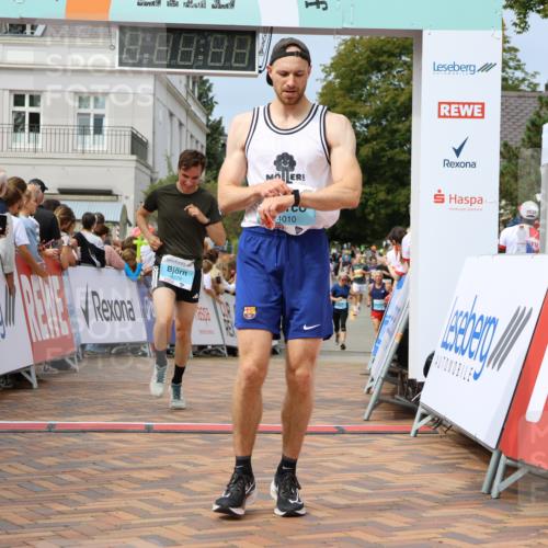 31.08.2025 - 21. Blankeneser Heldenlauf Strokosch-Dieckow http://msf.ph/oto/8695793 31.08.2025 12:29:49 Ziel 5786, 4015, 4229, 4010 meine-sportfotos.de