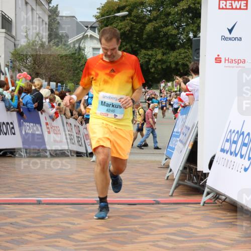 31.08.2025 - 21. Blankeneser Heldenlauf Strokosch-Dieckow http://msf.ph/oto/8695794 31.08.2025 12:24:44 Ziel 5526, 5429, 5424, 4246 meine-sportfotos.de