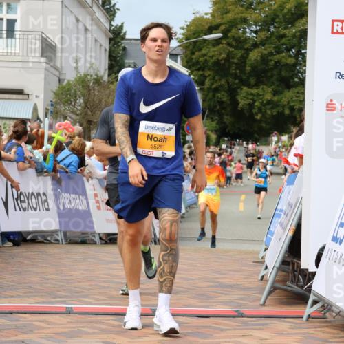 31.08.2025 - 21. Blankeneser Heldenlauf Strokosch-Dieckow http://msf.ph/oto/8695810 31.08.2025 12:24:39 Ziel 5526, 5429, 5456, 4246 meine-sportfotos.de
