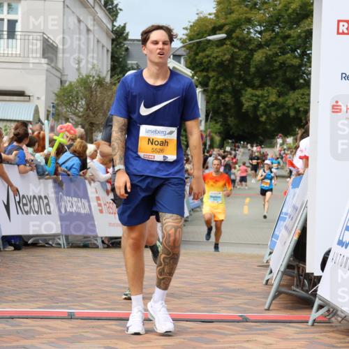 31.08.2025 - 21. Blankeneser Heldenlauf Strokosch-Dieckow http://msf.ph/oto/8695812 31.08.2025 12:24:39 Ziel 5526, 5429, 5456, 4246 meine-sportfotos.de