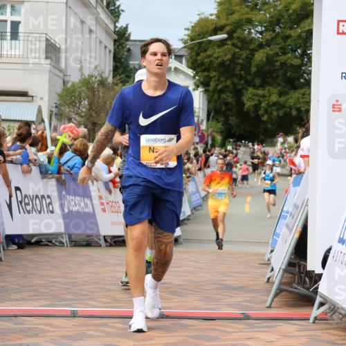 31.08.2025 - 21. Blankeneser Heldenlauf Strokosch-Dieckow http://msf.ph/oto/8695817 31.08.2025 12:24:39 Ziel 5526, 5429, 5456, 4246 meine-sportfotos.de