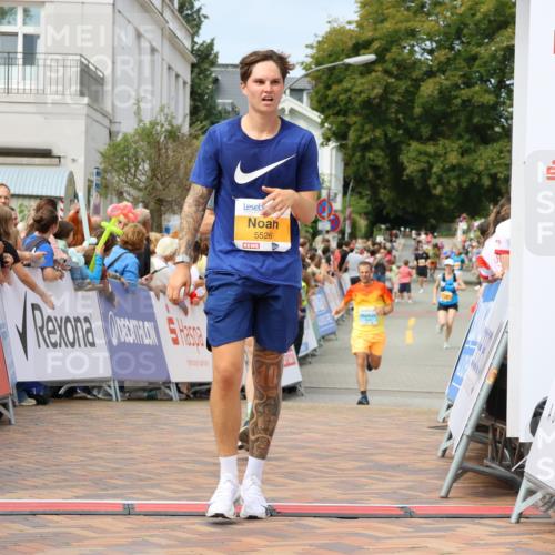 31.08.2025 - 21. Blankeneser Heldenlauf Strokosch-Dieckow http://msf.ph/oto/8695825 31.08.2025 12:24:38 Ziel 5526, 5429, 5456 meine-sportfotos.de