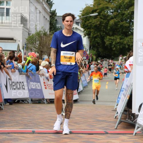 31.08.2025 - 21. Blankeneser Heldenlauf Strokosch-Dieckow http://msf.ph/oto/8695827 31.08.2025 12:24:38 Ziel 5526, 5429, 5456 meine-sportfotos.de
