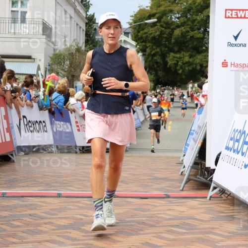 31.08.2025 - 21. Blankeneser Heldenlauf Strokosch-Dieckow http://msf.ph/oto/8695837 31.08.2025 12:24:34 Ziel 5526, 5456, 4235 meine-sportfotos.de