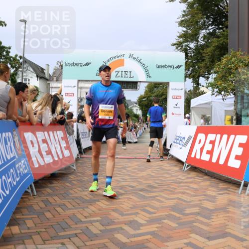 31.08.2025 - 21. Blankeneser Heldenlauf Strokosch-Dieckow http://msf.ph/oto/8695838 31.08.2025 12:29:37 Ziel 5585, 5671, 5280, 4015 meine-sportfotos.de