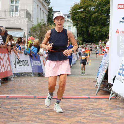 31.08.2025 - 21. Blankeneser Heldenlauf Strokosch-Dieckow http://msf.ph/oto/8695841 31.08.2025 12:24:34 Ziel 5526, 5456, 4235 meine-sportfotos.de