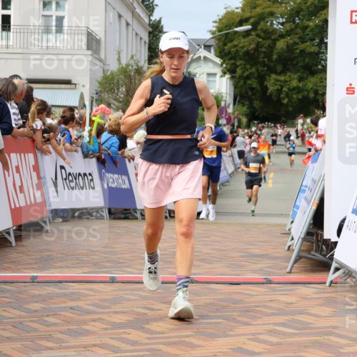 31.08.2025 - 21. Blankeneser Heldenlauf Strokosch-Dieckow http://msf.ph/oto/8695846 31.08.2025 12:24:34 Ziel 5526, 5456, 4235 meine-sportfotos.de