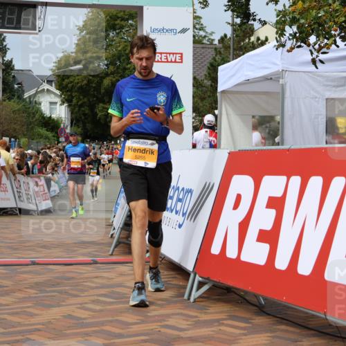31.08.2025 - 21. Blankeneser Heldenlauf Strokosch-Dieckow http://msf.ph/oto/8695852 31.08.2025 12:29:31 Ziel 5585, 5671, 5774, 5582, 5255, 4005 meine-sportfotos.de