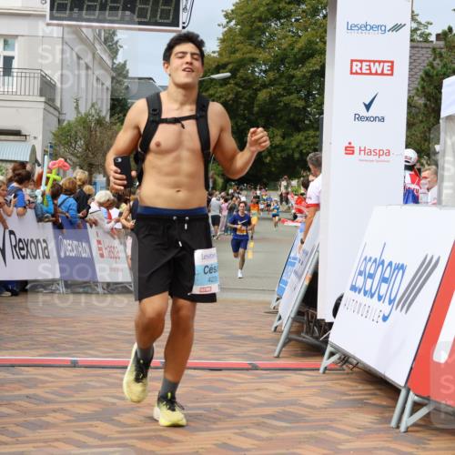 31.08.2025 - 21. Blankeneser Heldenlauf Strokosch-Dieckow http://msf.ph/oto/8695853 31.08.2025 12:24:30 Ziel 5456, 4235, 4071 meine-sportfotos.de