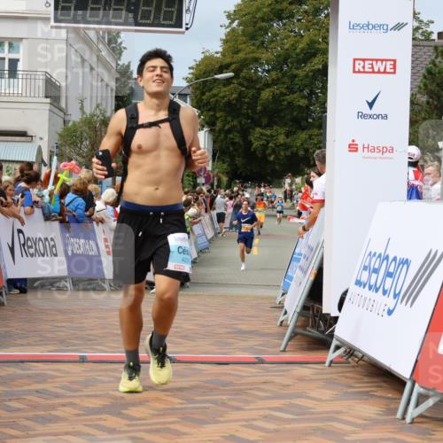 31.08.2025 - 21. Blankeneser Heldenlauf Strokosch-Dieckow http://msf.ph/oto/8695864 31.08.2025 12:24:30 Ziel 5456, 4235, 4071 meine-sportfotos.de