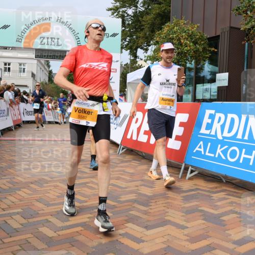 31.08.2025 - 21. Blankeneser Heldenlauf Strokosch-Dieckow http://msf.ph/oto/8695877 31.08.2025 12:29:26 Ziel 5148, 5149, 5633, 5632, 5478, 5671, 5774, 5582, 5255, 4182, 4005 meine-sportfotos.de