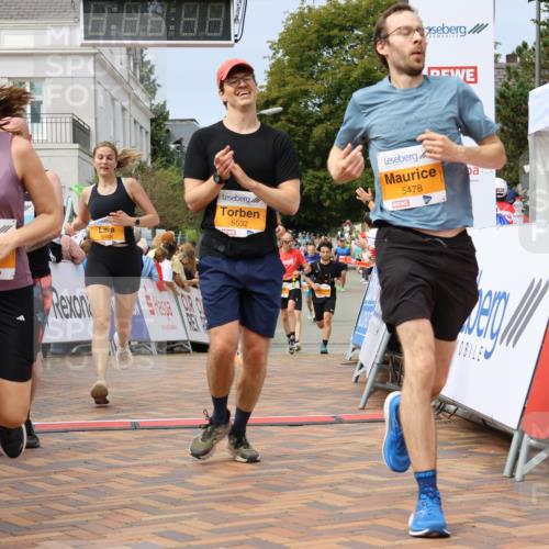 31.08.2025 - 21. Blankeneser Heldenlauf Strokosch-Dieckow http://msf.ph/oto/8695894 31.08.2025 12:29:20 Ziel 5148, 5149, 5460, 5633, 5632, 5478, 5774, 5582, 4206, 4182 meine-sportfotos.de