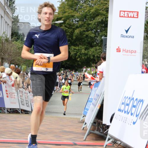 31.08.2025 - 21. Blankeneser Heldenlauf Strokosch-Dieckow http://msf.ph/oto/8695918 31.08.2025 12:24:13 Ziel 5398, 5239, 5773, 4420 meine-sportfotos.de