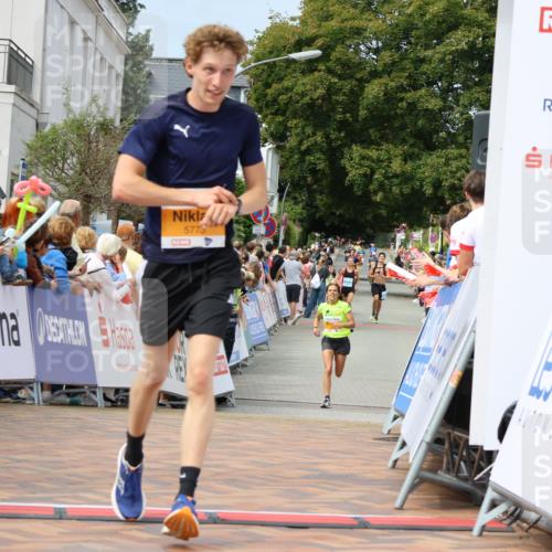 31.08.2025 - 21. Blankeneser Heldenlauf Strokosch-Dieckow http://msf.ph/oto/8695928 31.08.2025 12:24:12 Ziel 5239, 5773, 4420 meine-sportfotos.de