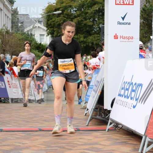 31.08.2025 - 21. Blankeneser Heldenlauf Strokosch-Dieckow http://msf.ph/oto/8695929 31.08.2025 12:29:14 Ziel 5238, 5460, 5633, 5632, 5478, 4106, 4206, 4182 meine-sportfotos.de
