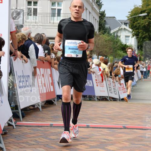 31.08.2025 - 21. Blankeneser Heldenlauf Strokosch-Dieckow http://msf.ph/oto/8695930 31.08.2025 12:24:10 Ziel 5239, 5773, 4420 meine-sportfotos.de