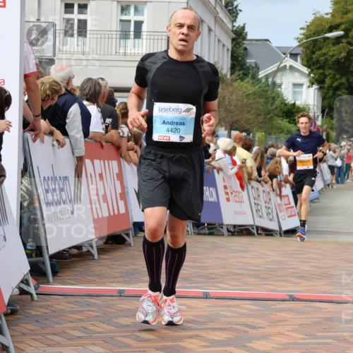 31.08.2025 - 21. Blankeneser Heldenlauf Strokosch-Dieckow http://msf.ph/oto/8695932 31.08.2025 12:24:10 Ziel 5239, 5773, 4420 meine-sportfotos.de