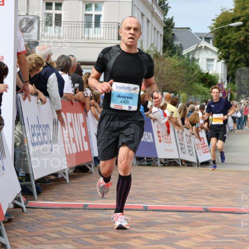 31.08.2025 - 21. Blankeneser Heldenlauf Strokosch-Dieckow http://msf.ph/oto/8695937 31.08.2025 12:24:09 Ziel 5811, 5239, 5773, 4420 meine-sportfotos.de