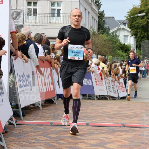 31.08.2025 - 21. Blankeneser Heldenlauf Strokosch-Dieckow http://msf.ph/oto/8695941 31.08.2025 12:24:09 Ziel 5811, 5239, 5773, 4420 meine-sportfotos.de