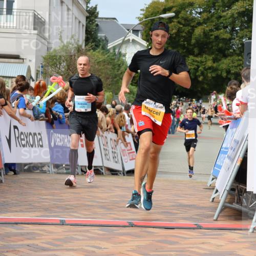 31.08.2025 - 21. Blankeneser Heldenlauf Strokosch-Dieckow http://msf.ph/oto/8695948 31.08.2025 12:24:07 Ziel 5811, 5239, 4420 meine-sportfotos.de