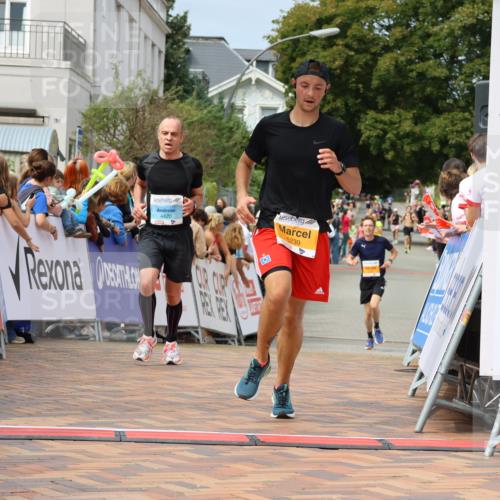 31.08.2025 - 21. Blankeneser Heldenlauf Strokosch-Dieckow http://msf.ph/oto/8695949 31.08.2025 12:24:07 Ziel 5811, 5239, 4420 meine-sportfotos.de