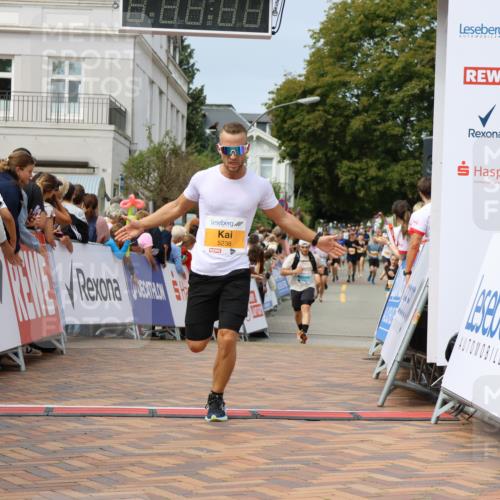 31.08.2025 - 21. Blankeneser Heldenlauf Strokosch-Dieckow http://msf.ph/oto/8695962 31.08.2025 12:29:06 Ziel 5238, 4106 meine-sportfotos.de