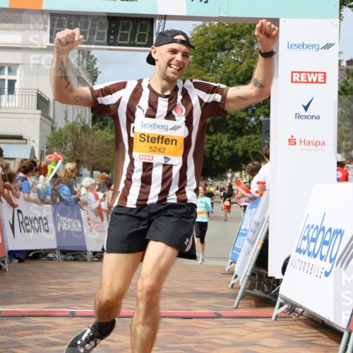 31.08.2025 - 21. Blankeneser Heldenlauf Strokosch-Dieckow http://msf.ph/oto/8695983 31.08.2025 12:23:57 Ziel 5811, 5242 meine-sportfotos.de