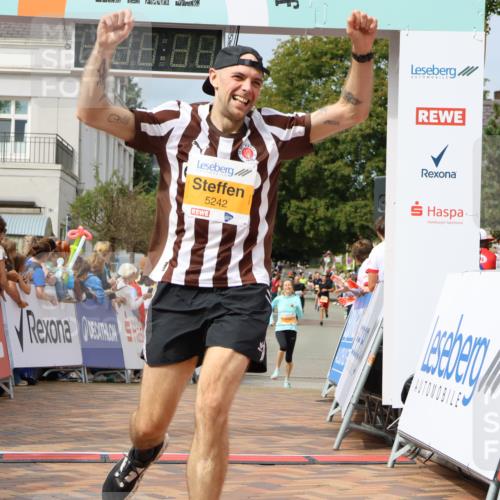 31.08.2025 - 21. Blankeneser Heldenlauf Strokosch-Dieckow http://msf.ph/oto/8695985 31.08.2025 12:23:57 Ziel 5811, 5242 meine-sportfotos.de