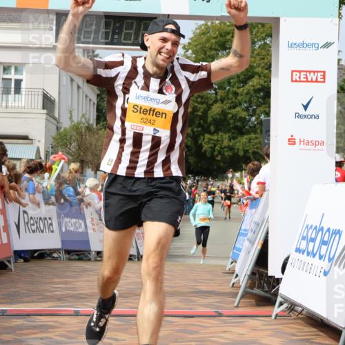 31.08.2025 - 21. Blankeneser Heldenlauf Strokosch-Dieckow http://msf.ph/oto/8695987 31.08.2025 12:23:57 Ziel 5811, 5242 meine-sportfotos.de